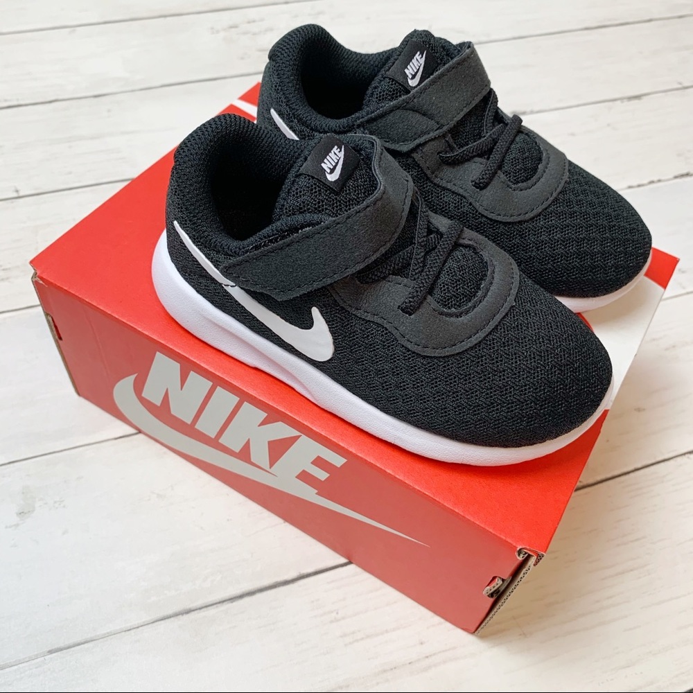 NEW Nike Tanjun toddler sneakers